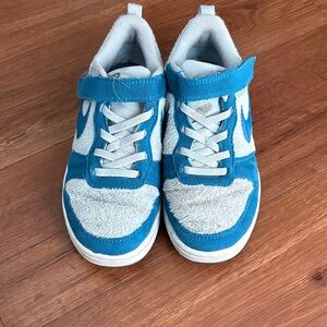Nike Kids Sneakers in Blue and White
